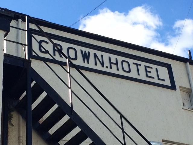 Crown Hotel Пуллгелі Екстер'єр фото