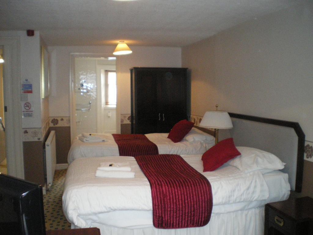 Crown Hotel Пуллгелі Номер фото