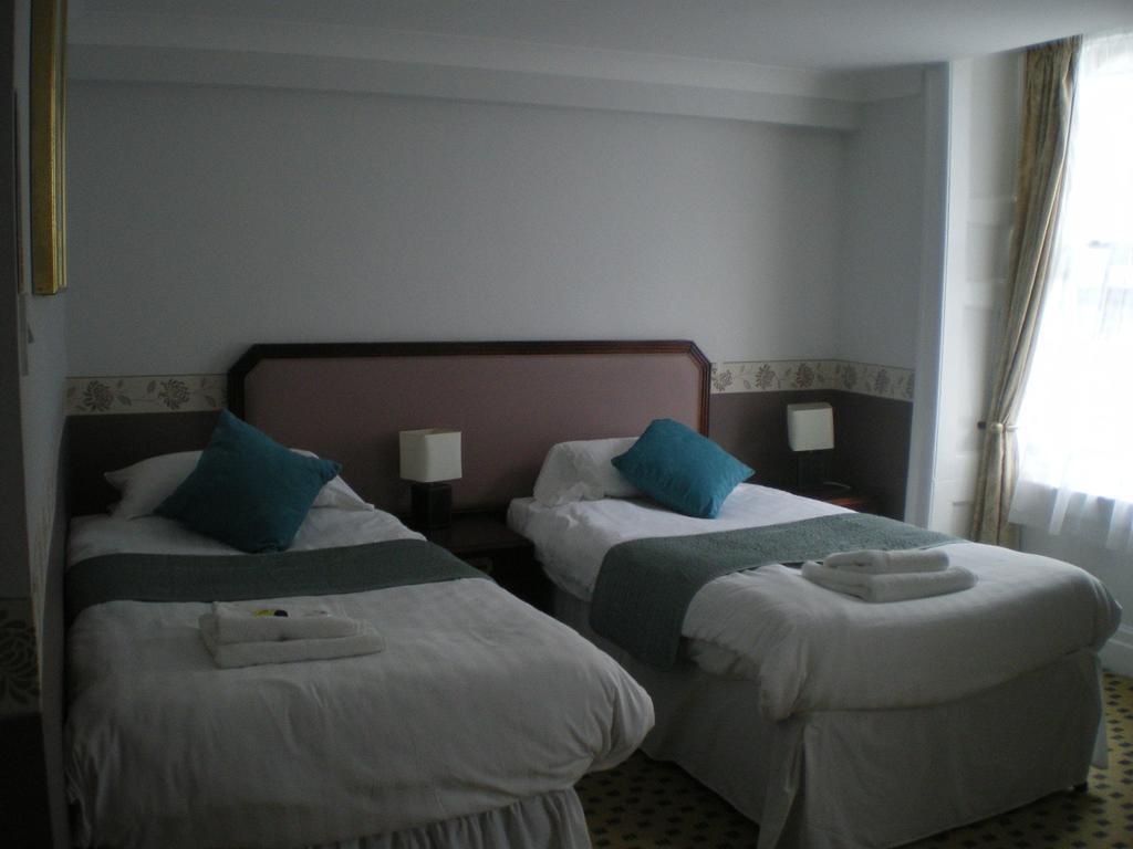 Crown Hotel Пуллгелі Номер фото