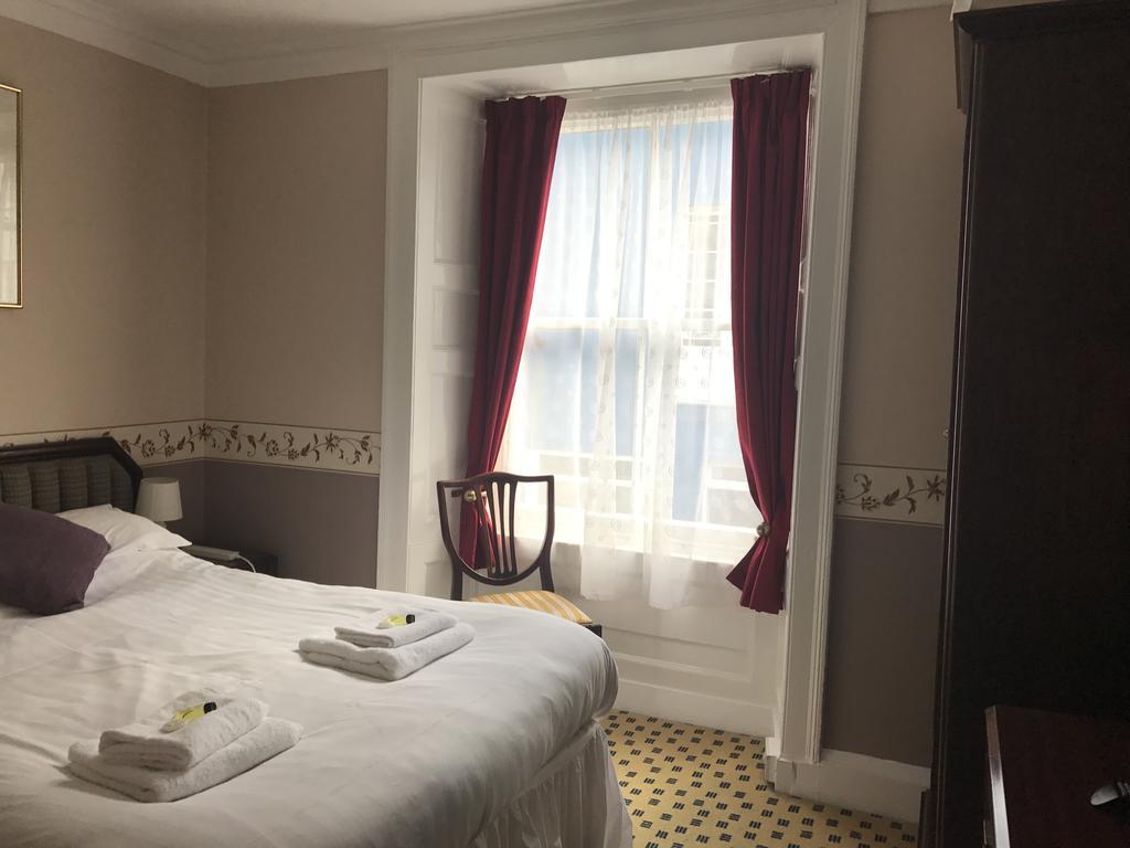 Crown Hotel Пуллгелі Екстер'єр фото