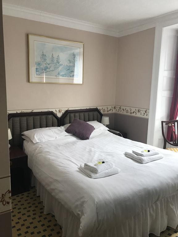 Crown Hotel Пуллгелі Екстер'єр фото