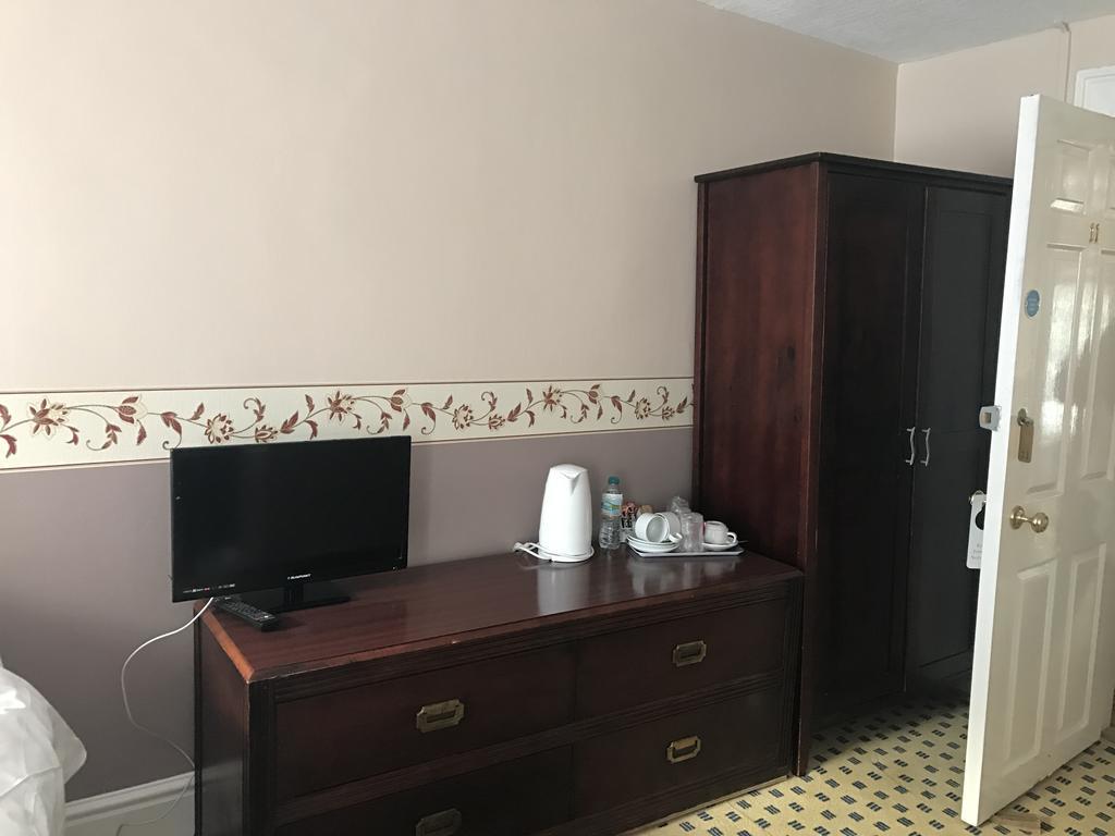 Crown Hotel Пуллгелі Екстер'єр фото