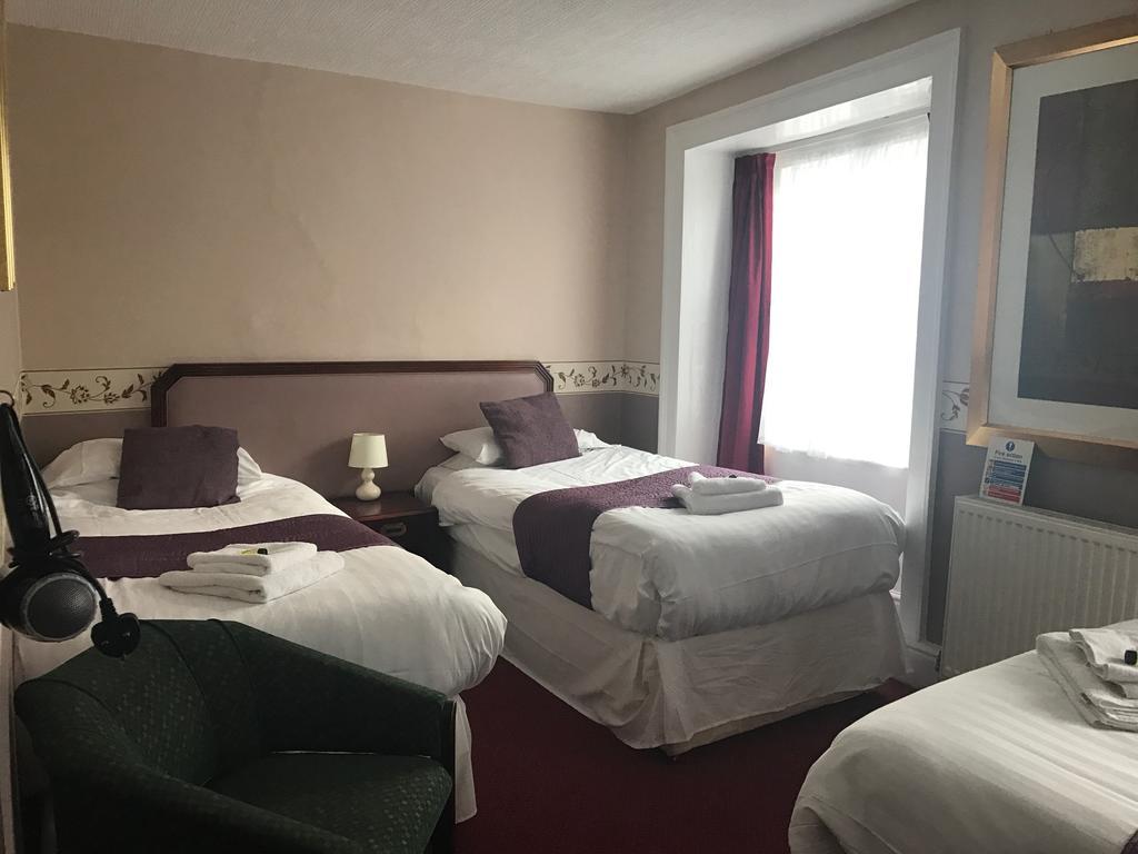 Crown Hotel Пуллгелі Екстер'єр фото
