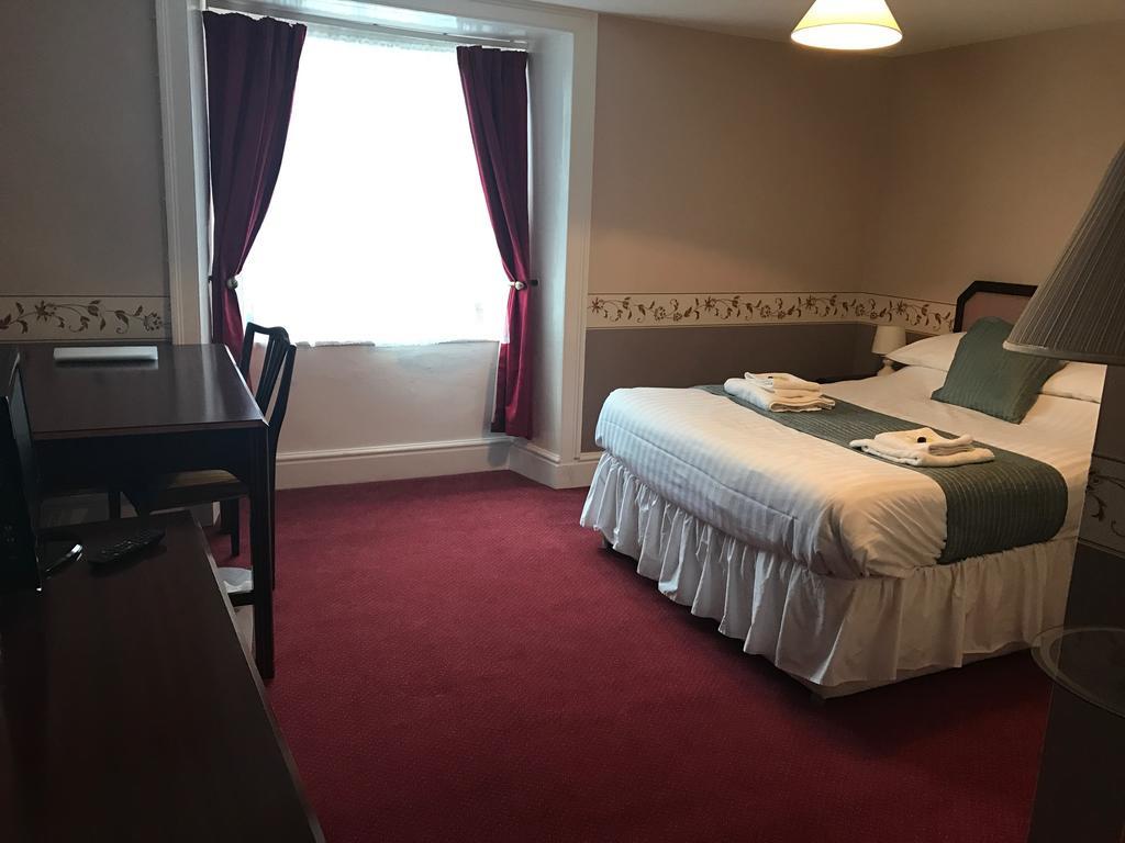 Crown Hotel Пуллгелі Екстер'єр фото