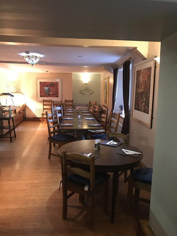 Crown Hotel Пуллгелі Екстер'єр фото